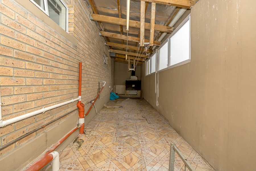 7 Bedroom Property for Sale in Lentegeur Western Cape